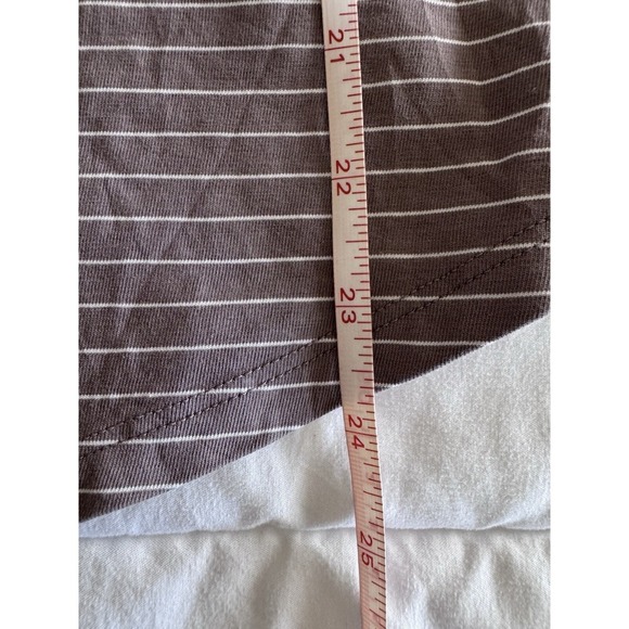 Lululemon Racerback Tank Top Size 6 Stripped, Light Weight, Excellent Condition - Picture 5 of 10